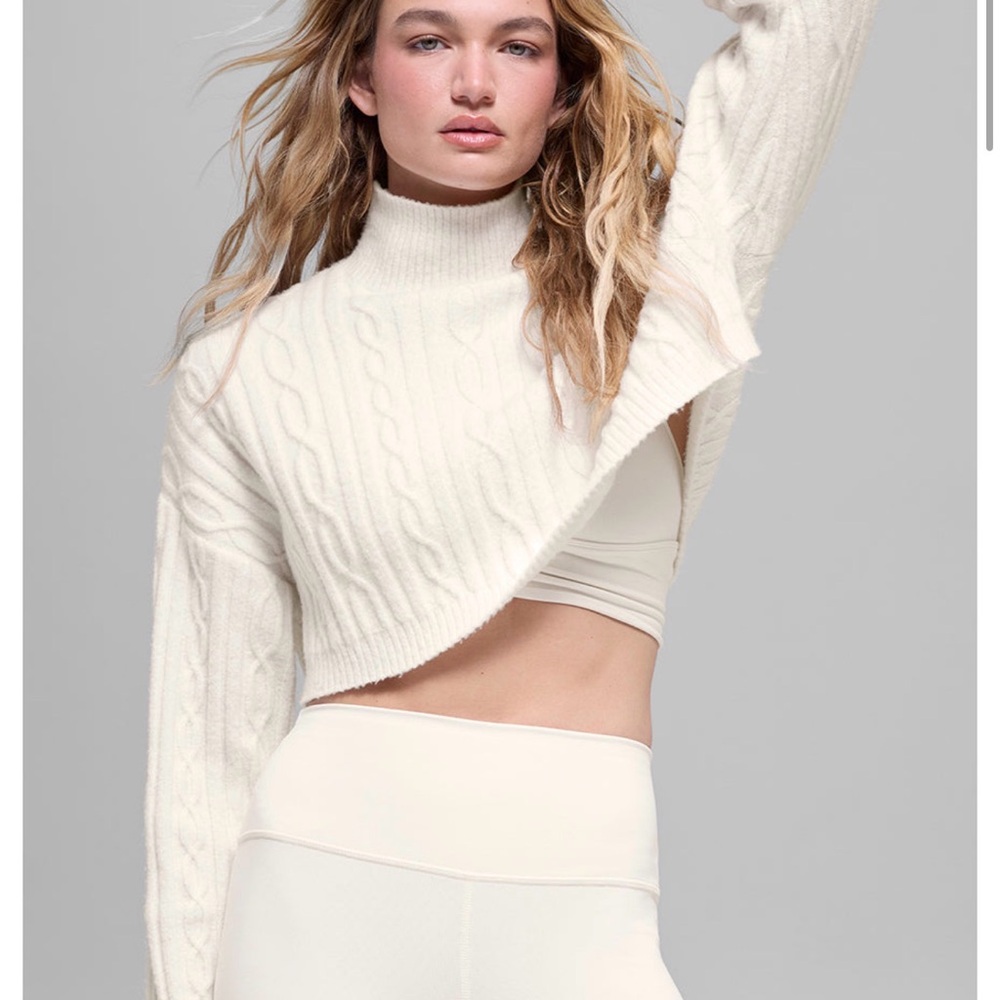 ALO Yoga Cream Turtleneck Sweater